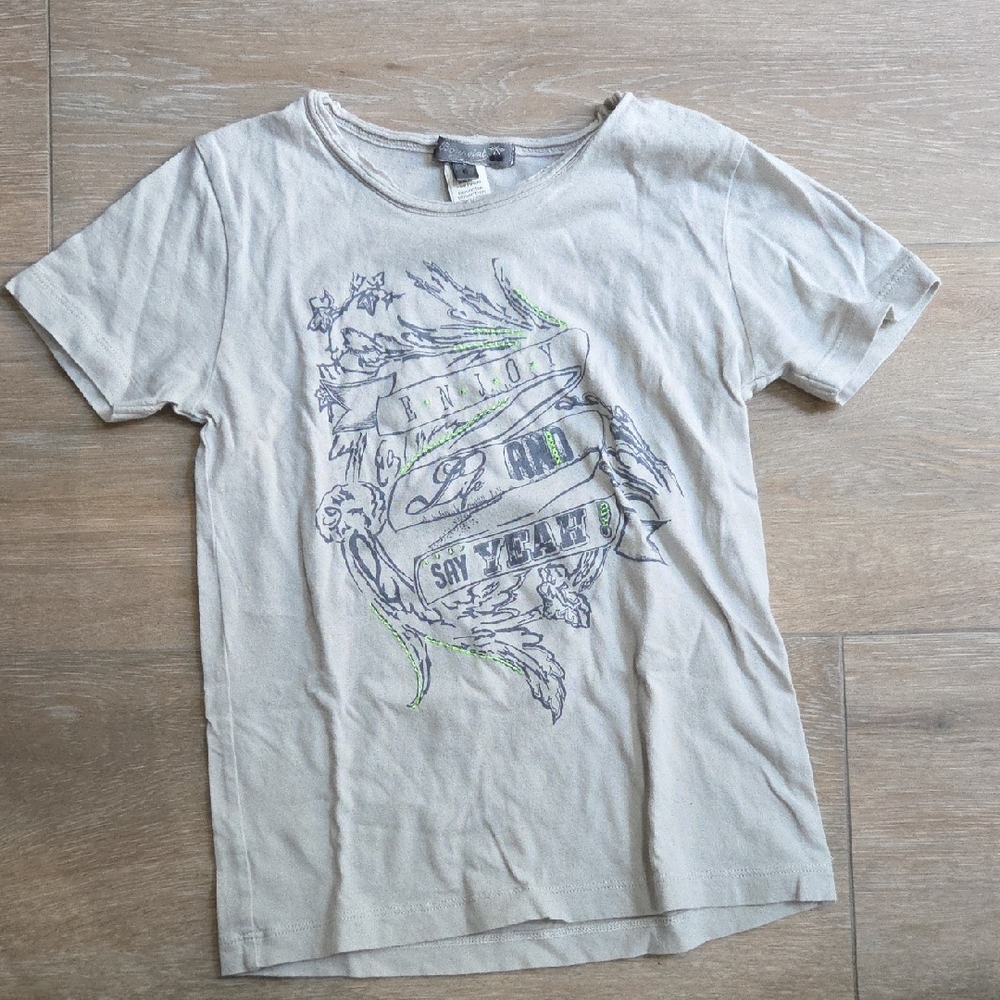 Bon Point T-Shirt with Artistic Design